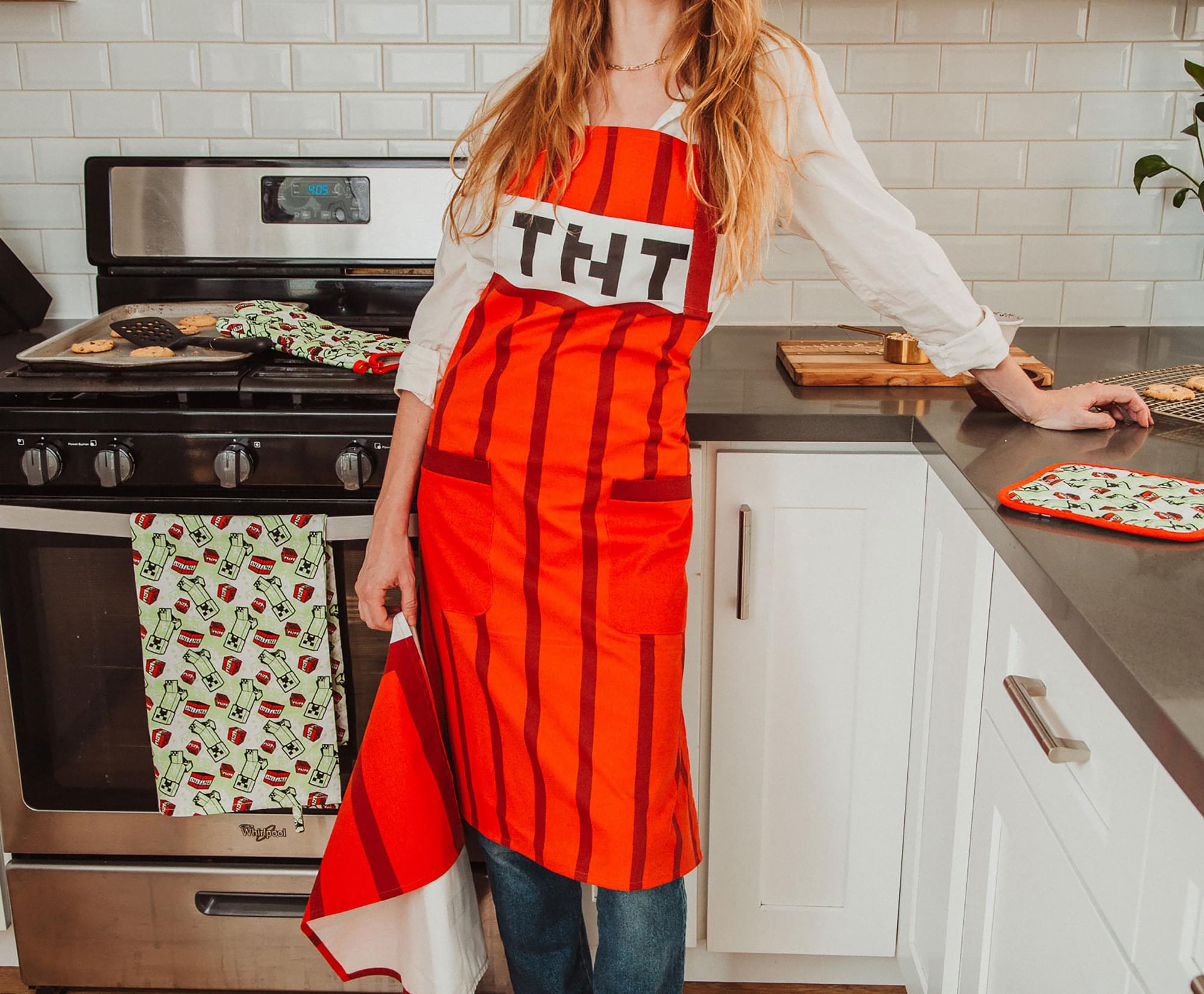 Epic Minecraft Red TNT Kitchen Set for Culinary Adventures