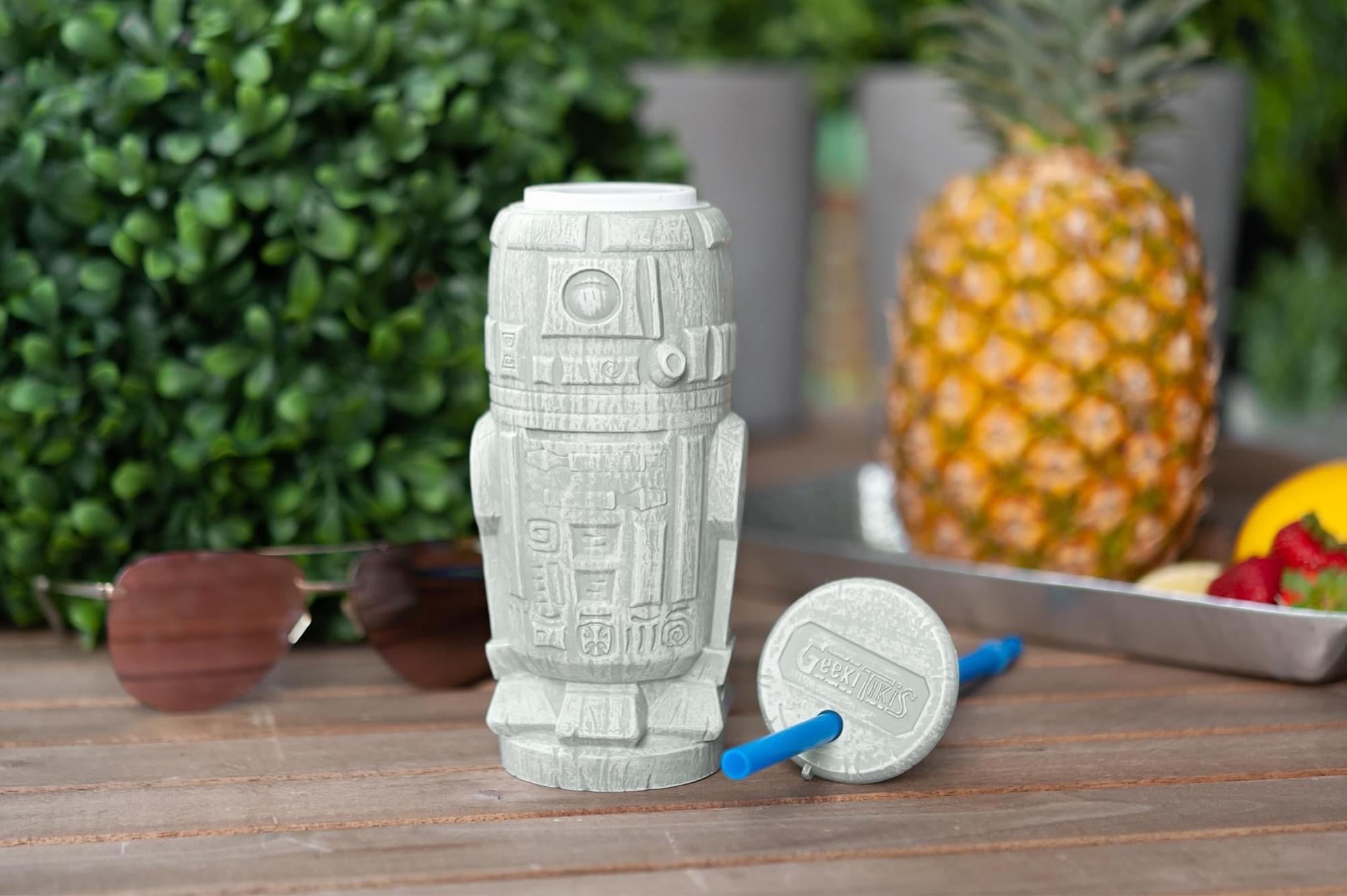 Geeki Tikis R2-D2 21-Ounce Plastic Tumbler - Star Wars Fan's Dream
