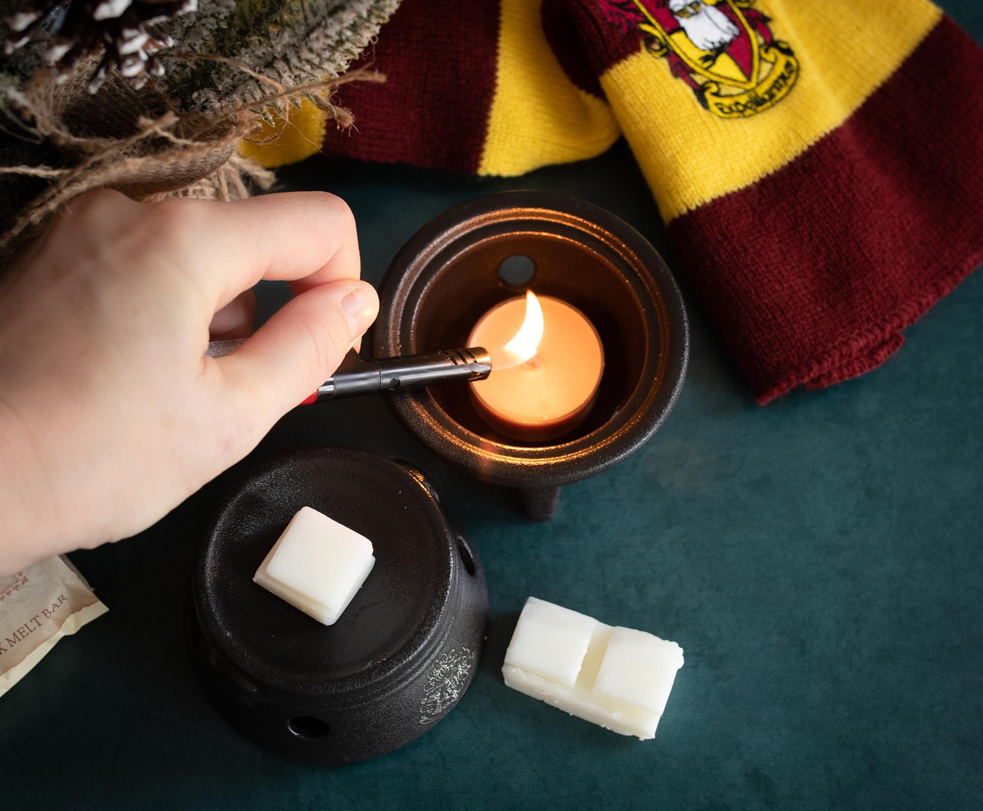Harry Potter Hogwarts Cauldron Wax Diffuser - A Magical Aroma for Your Home