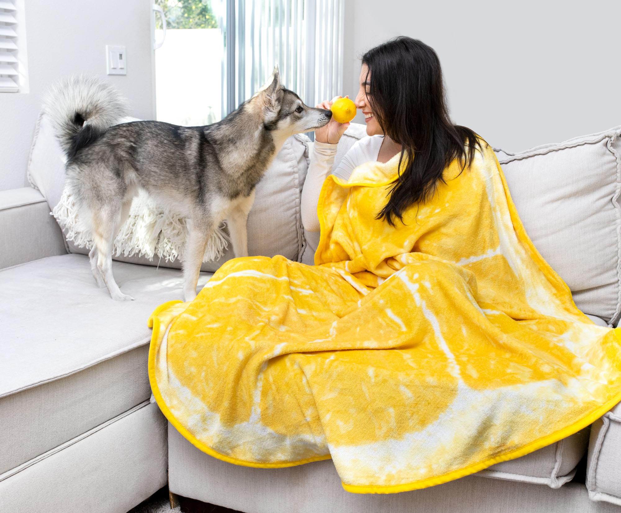 Zesty Lemon Slice Round Fleece Throw Blanket - 60 Inches