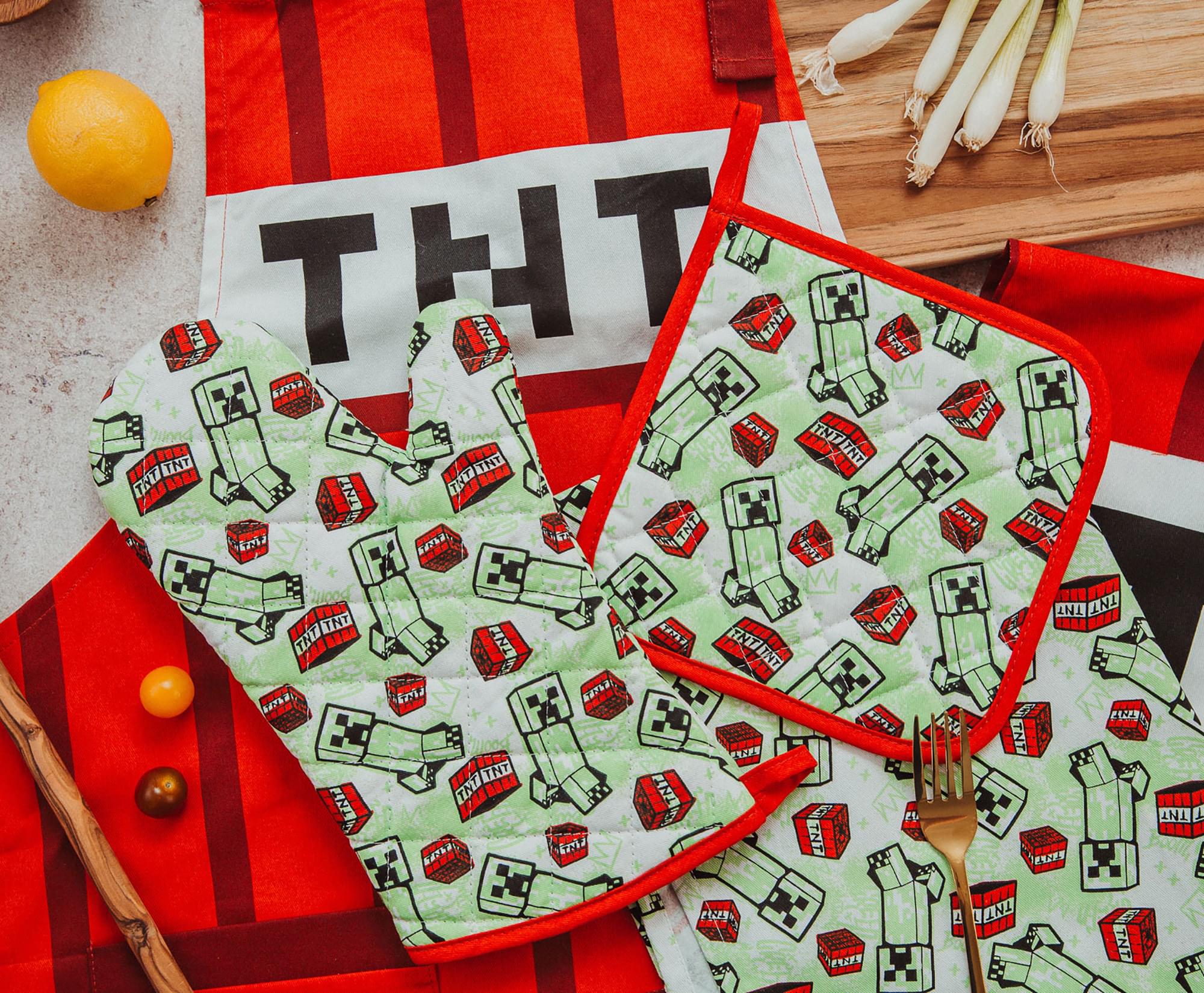 Epic Minecraft Red TNT Kitchen Set for Culinary Adventures