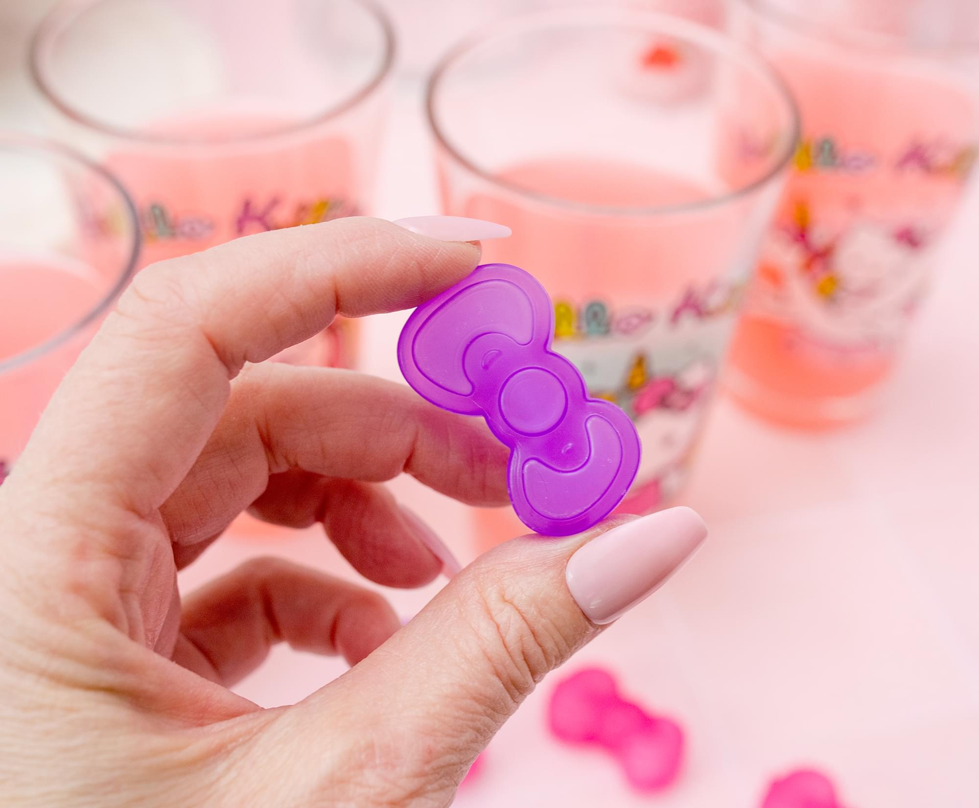 Sanrio Hello Kitty Pretty Bows Reusable Ice Cubes - 6-Piece Set