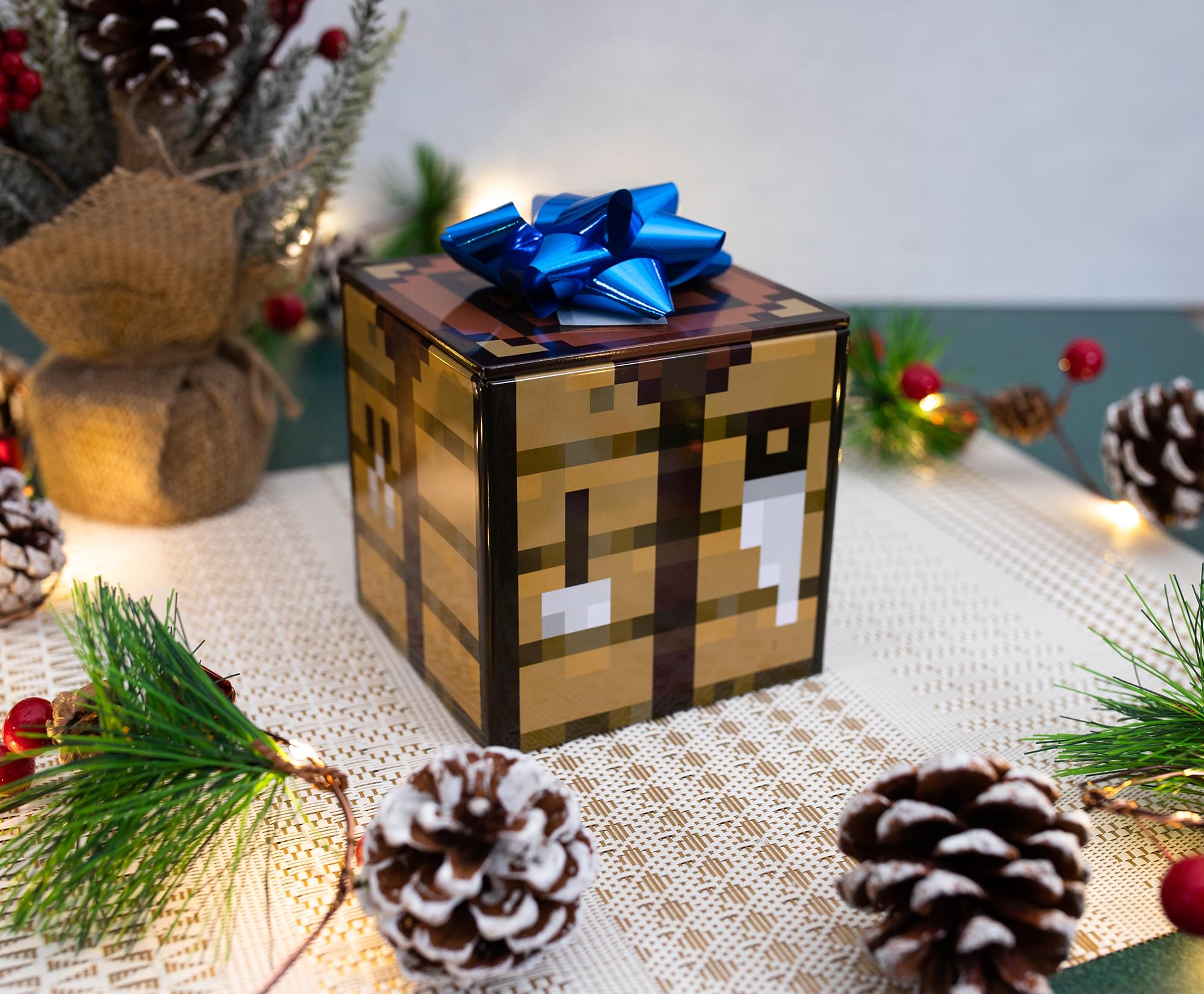 4-Inch Minecraft Crafting Table Tin Storage Box Cube with Lid - Organize Your World!