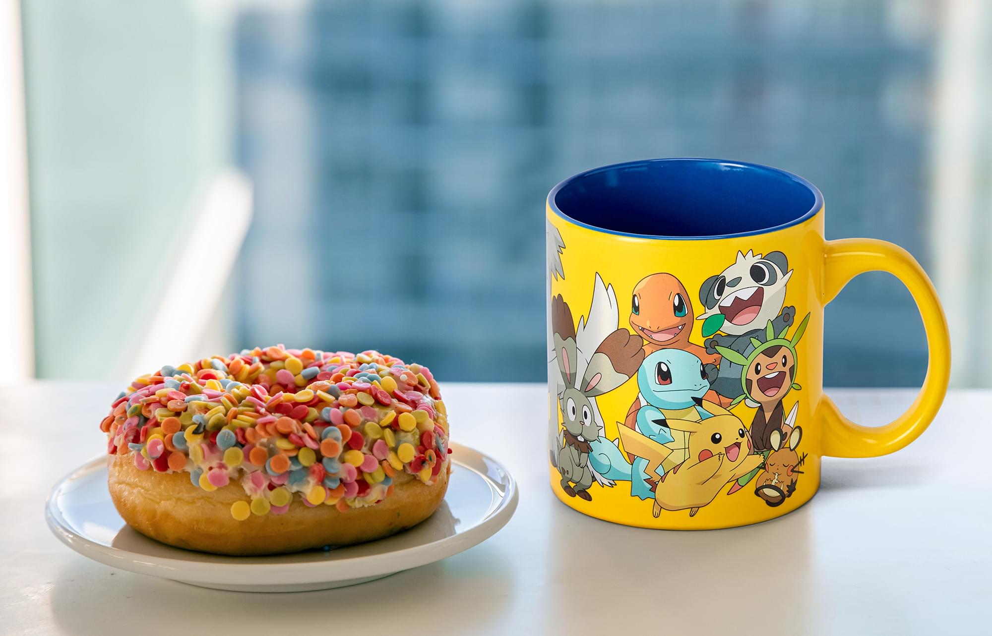 Pokémon XY Series Large Pokémon Group Foil Print 20-Ounce Coffee Mug