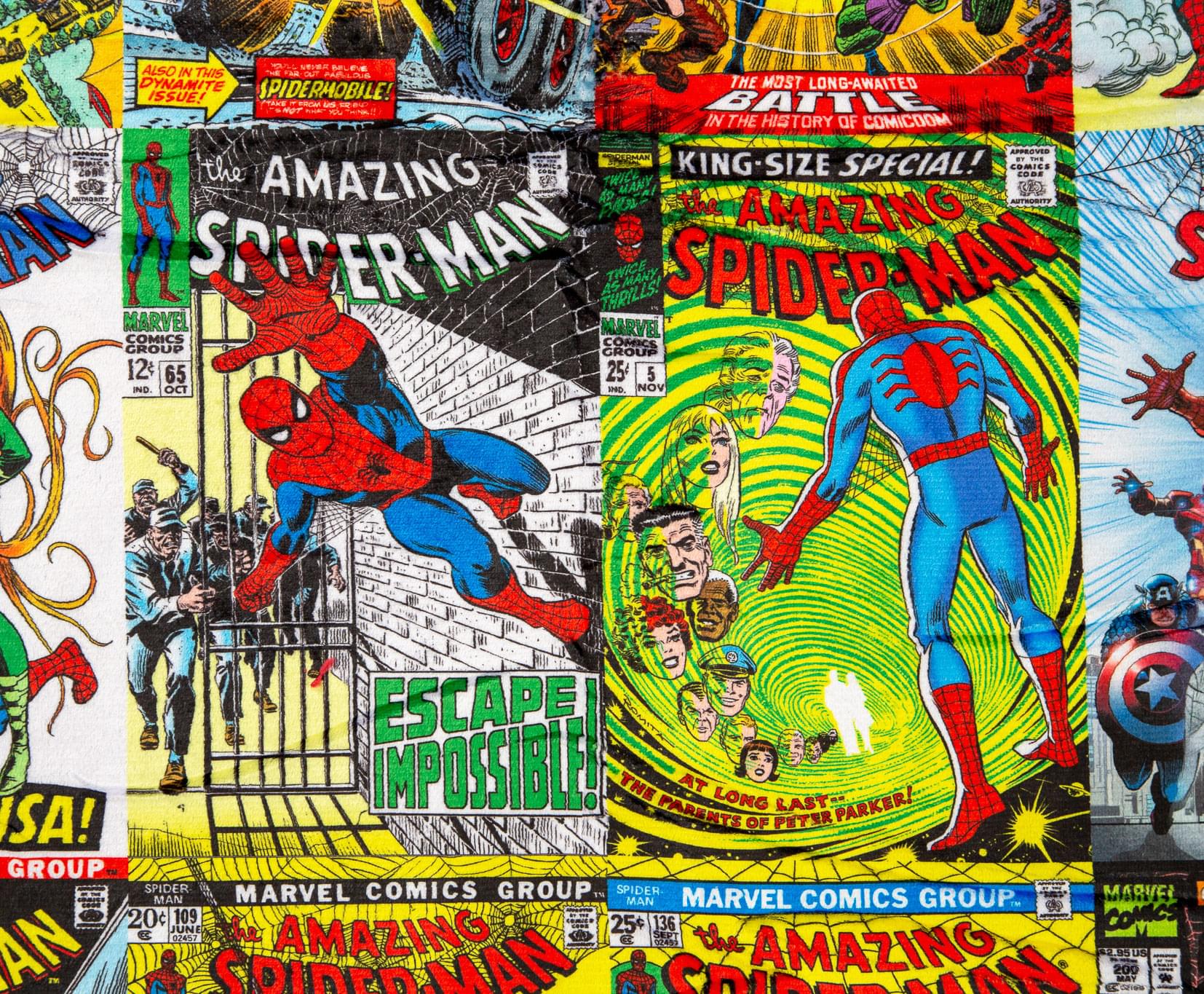 Marvel Spider-Man 60th Anniversary Special Edition Cosy Blue Sherpa Throw Blanket
