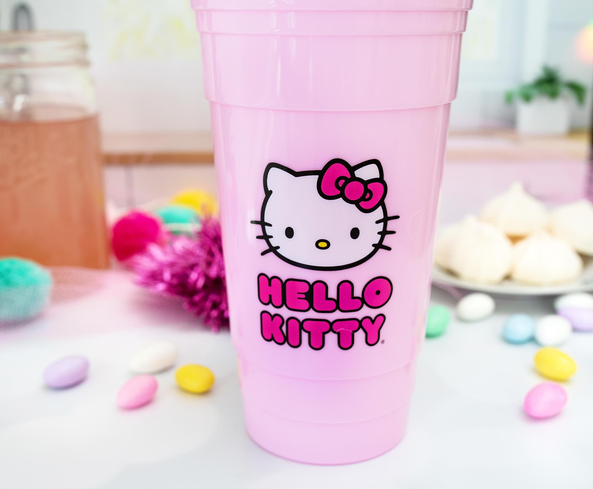 Sanrio Hello Kitty 32-Ounce Pink Plastic Tumbler with Lid and Straw