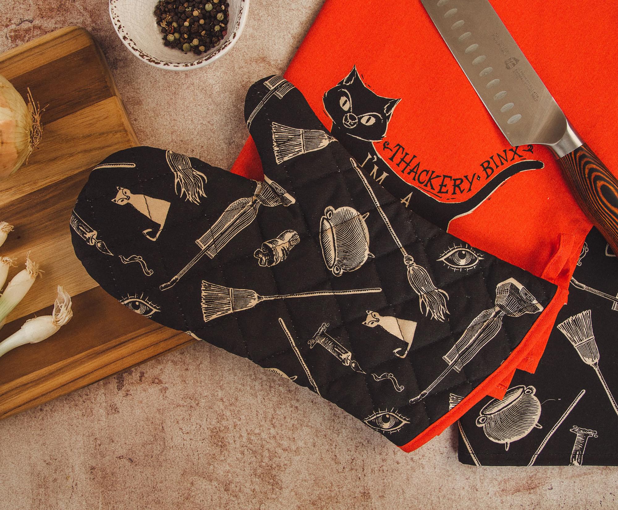 Enchanting Disney Hocus Pocus Black Kitchen Oven Mitt