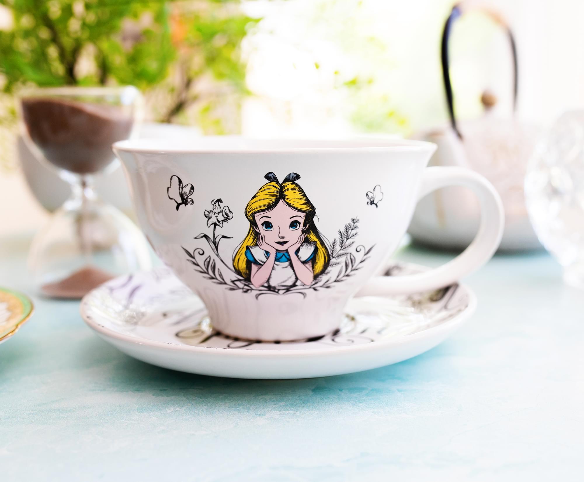 Enchanting Disney Alice In Wonderland Ceramic Teacup & Saucer Set