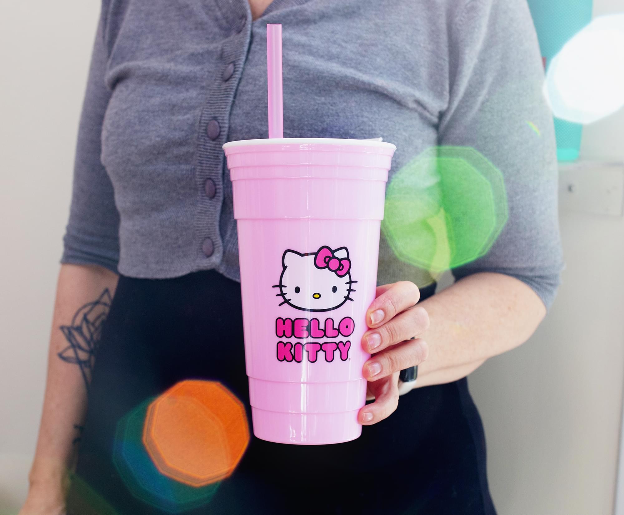 Sanrio Hello Kitty 32-Ounce Pink Plastic Tumbler with Lid and Straw