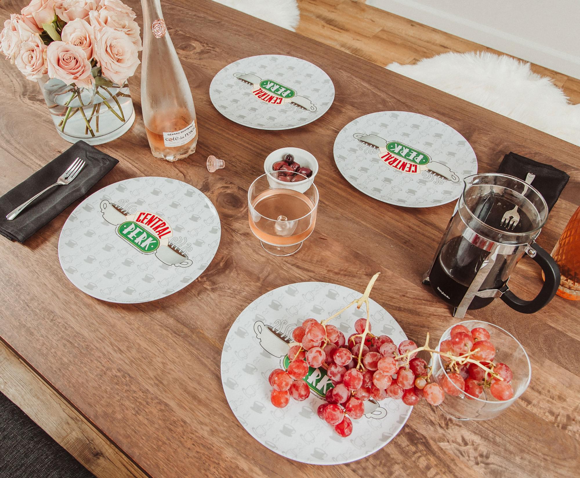 Friends Central Perk 10-Inch Melamine Dinner Plates (Set of 4) - A Toast to Iconic TV Fun!