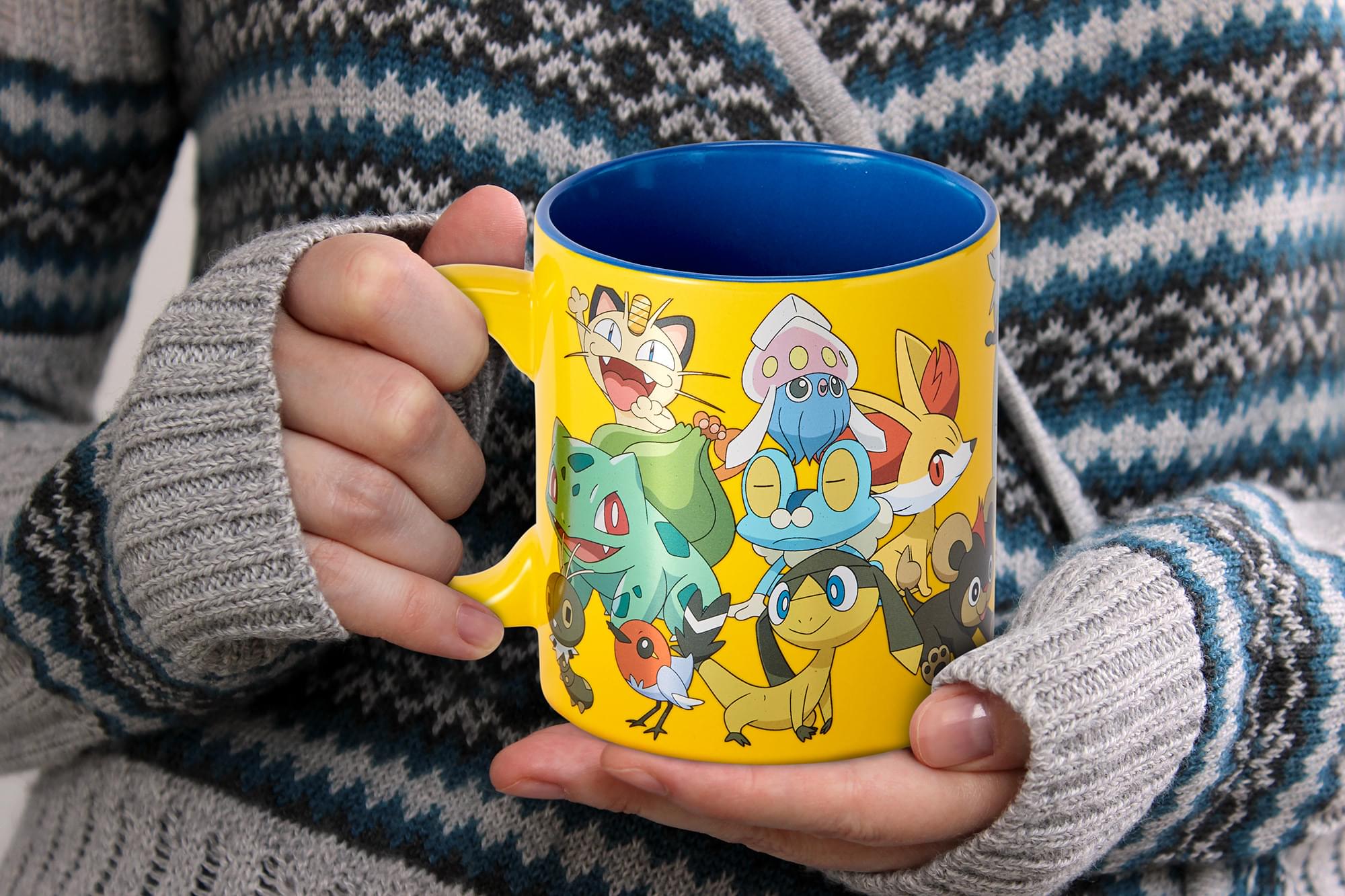 Pokémon XY Series Large Pokémon Group Foil Print 20-Ounce Coffee Mug