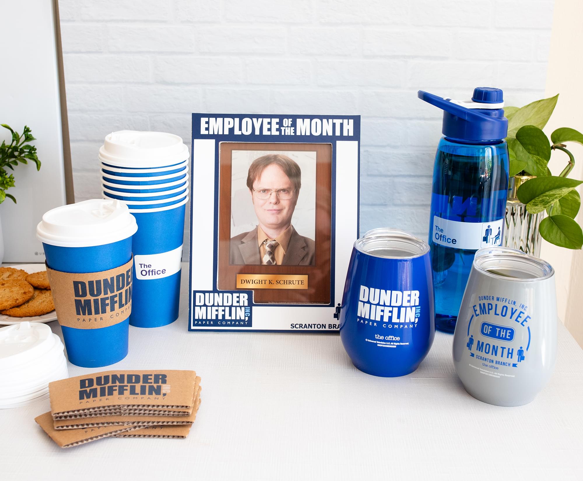 The Office Dunder Mifflin 28-Ounce Handle Lid Water Bottle - Keep Hydrated in Style