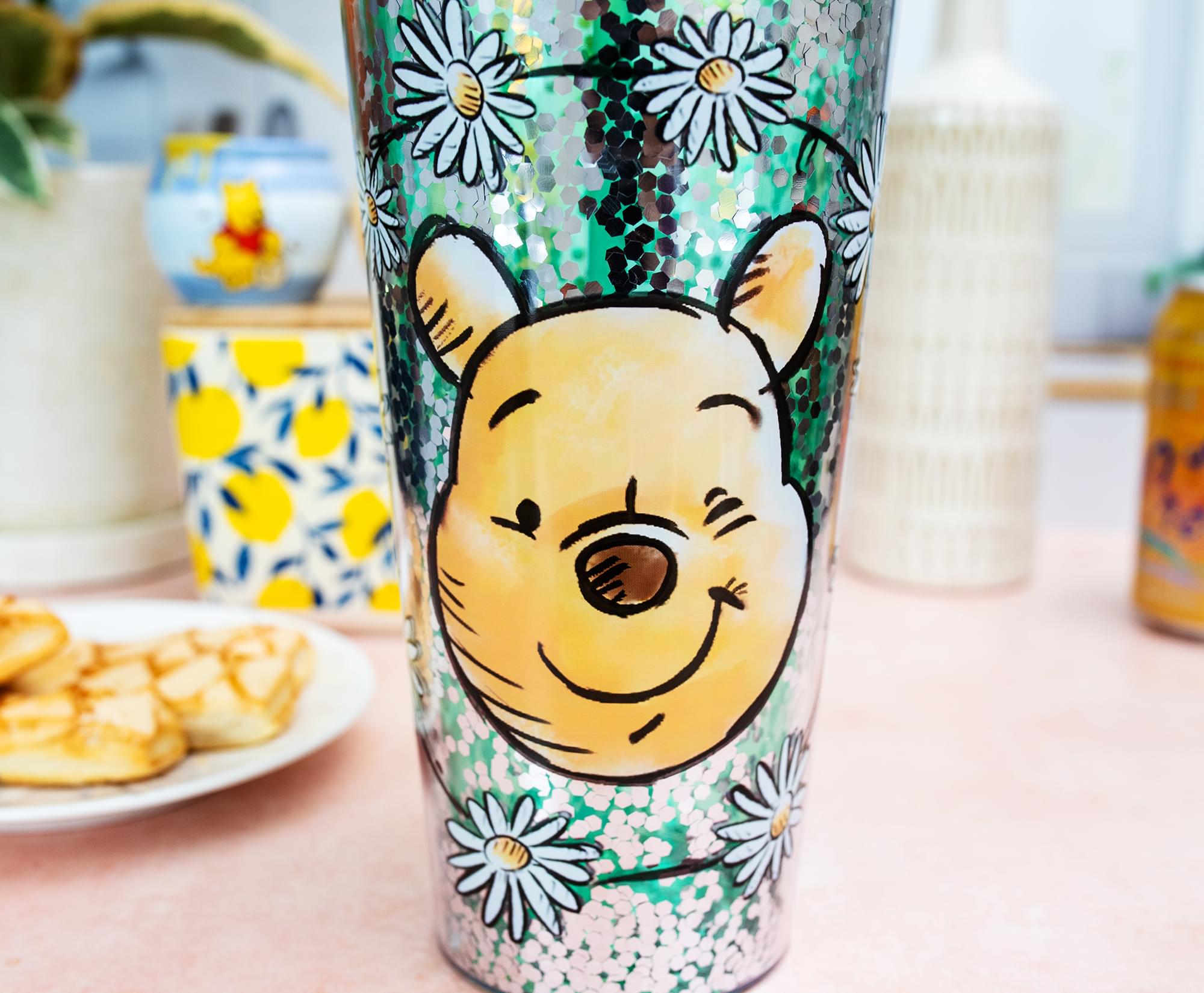 Disney Winnie the Pooh 32 - Ounce Confetti Carnival Cup with Lid and Straw