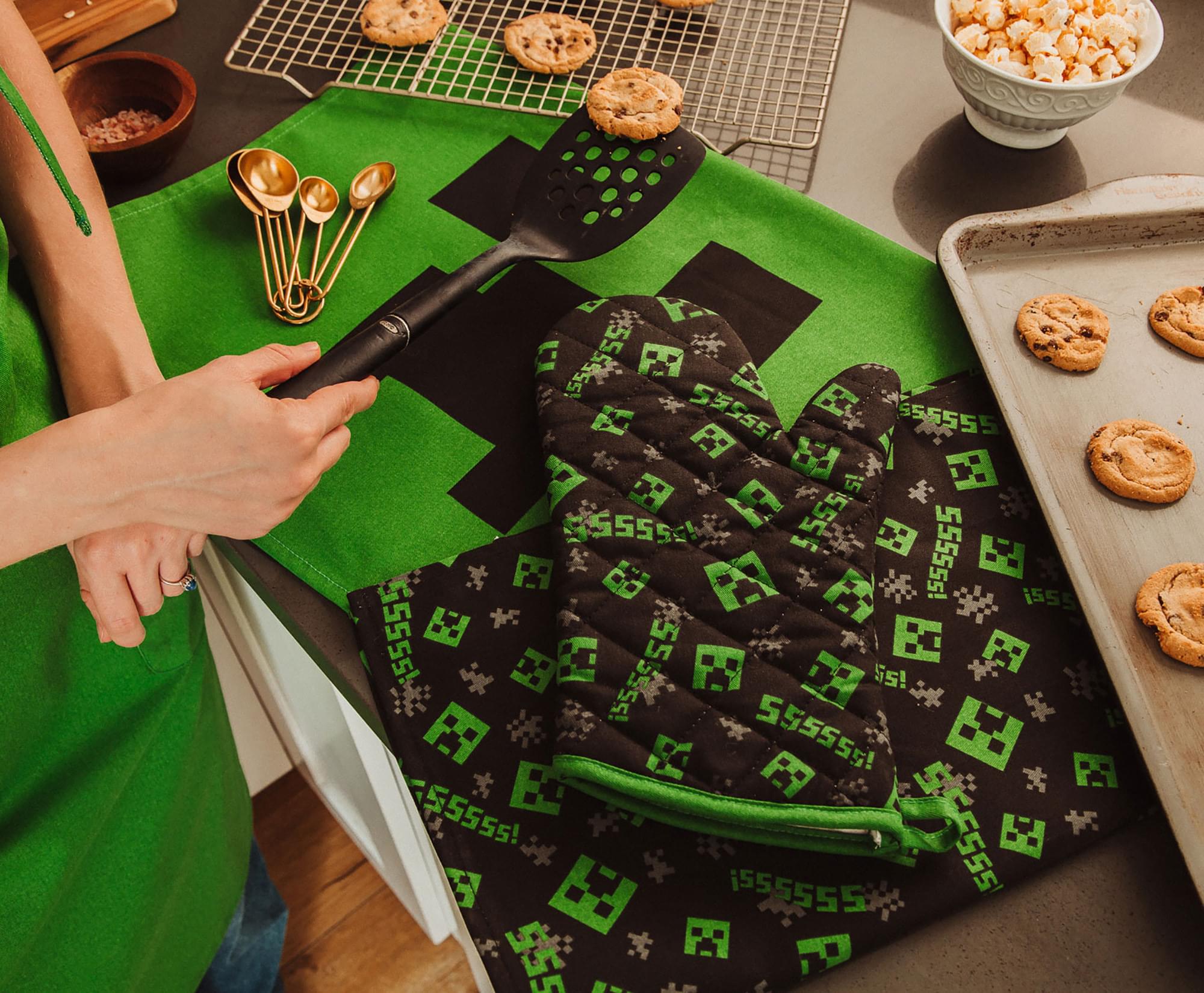 Epic Minecraft Green Creeper Kitchen Bundle for Gamers