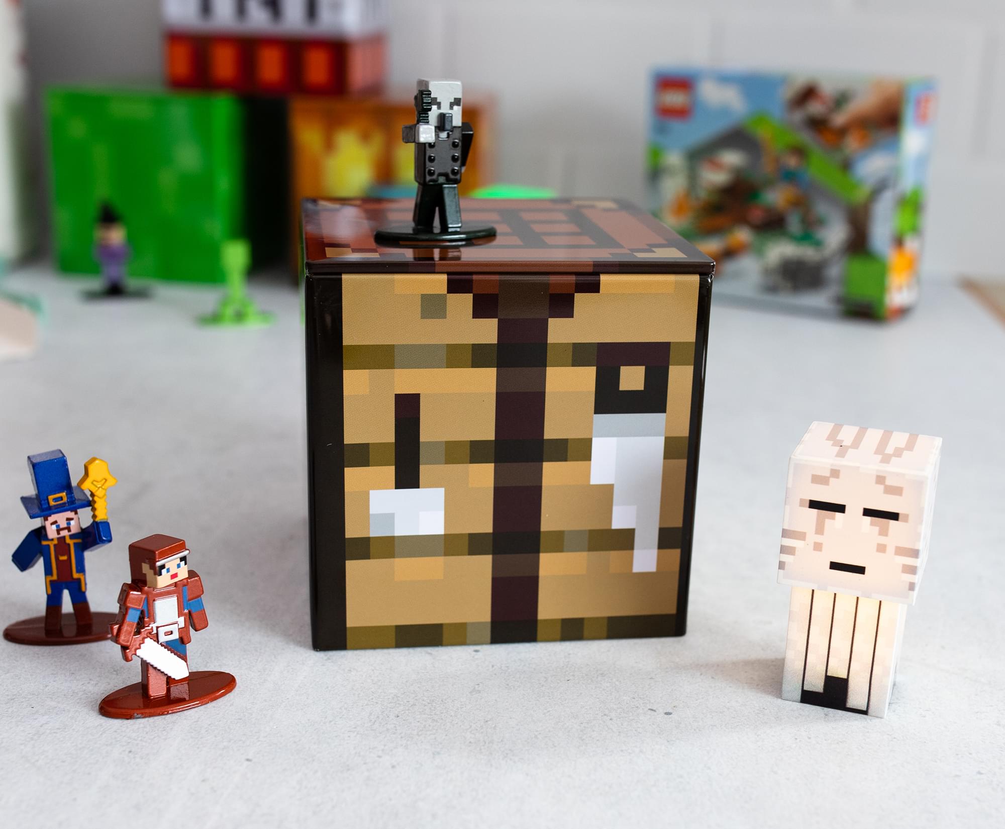 4-Inch Minecraft Crafting Table Tin Storage Box Cube with Lid - Organize Your World!
