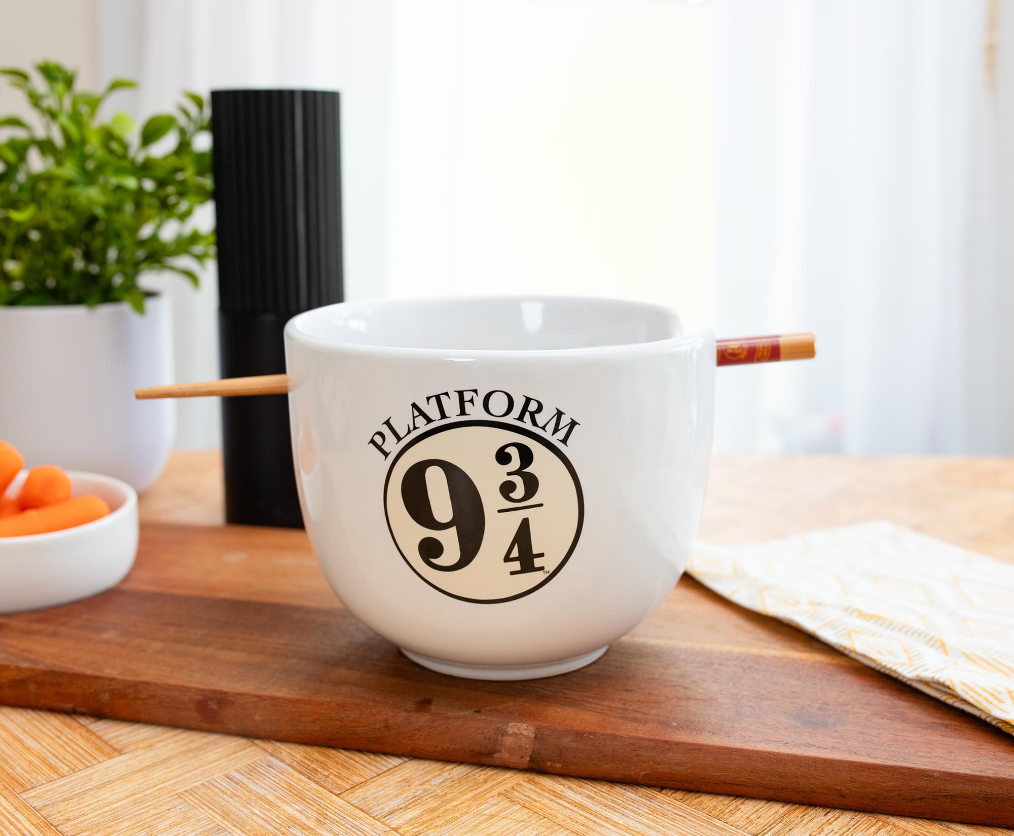 Harry Potter Hogwarts Express 20-Ounce Ceramic Ramen Bowl with Chopsticks Set