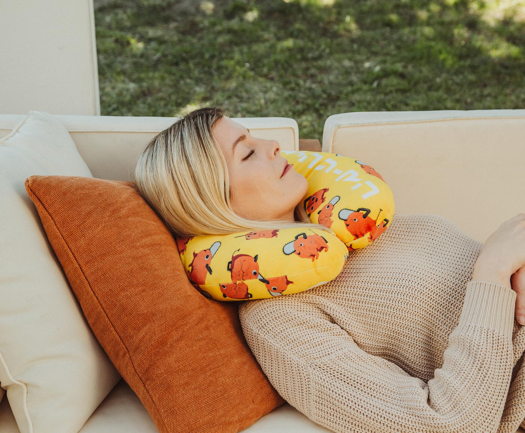 Chainsaw Man Pochita Plush Neck Support Pillow