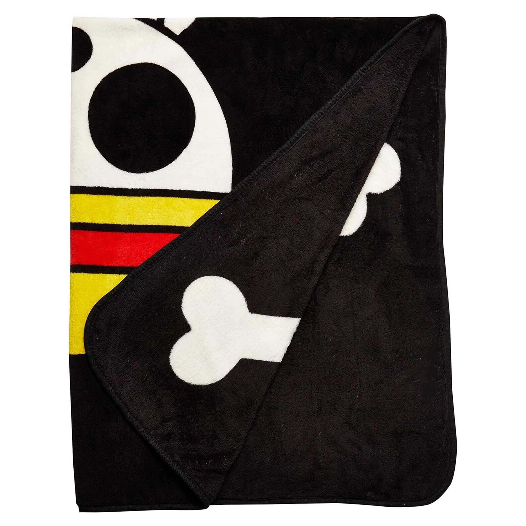 One Piece Straw Hat Pirates 22x17-Inch Skull Logo Ultra-Soft & Cozy Blanket