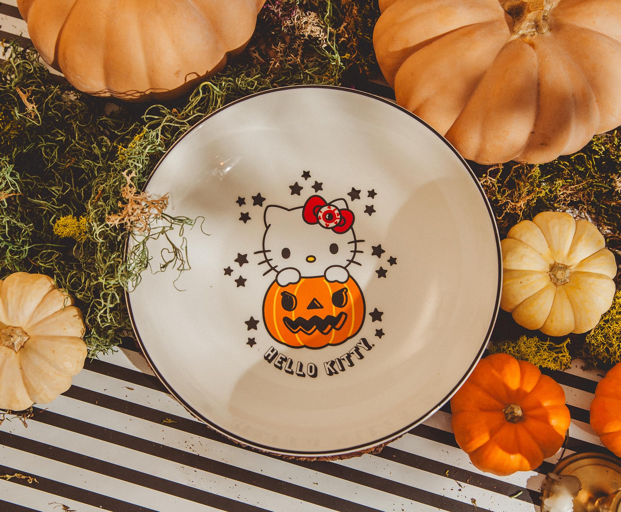 Sanrio's Enchanting Hello Kitty Pumpkin Boo 9-Inch Ceramic Dinner Bowl