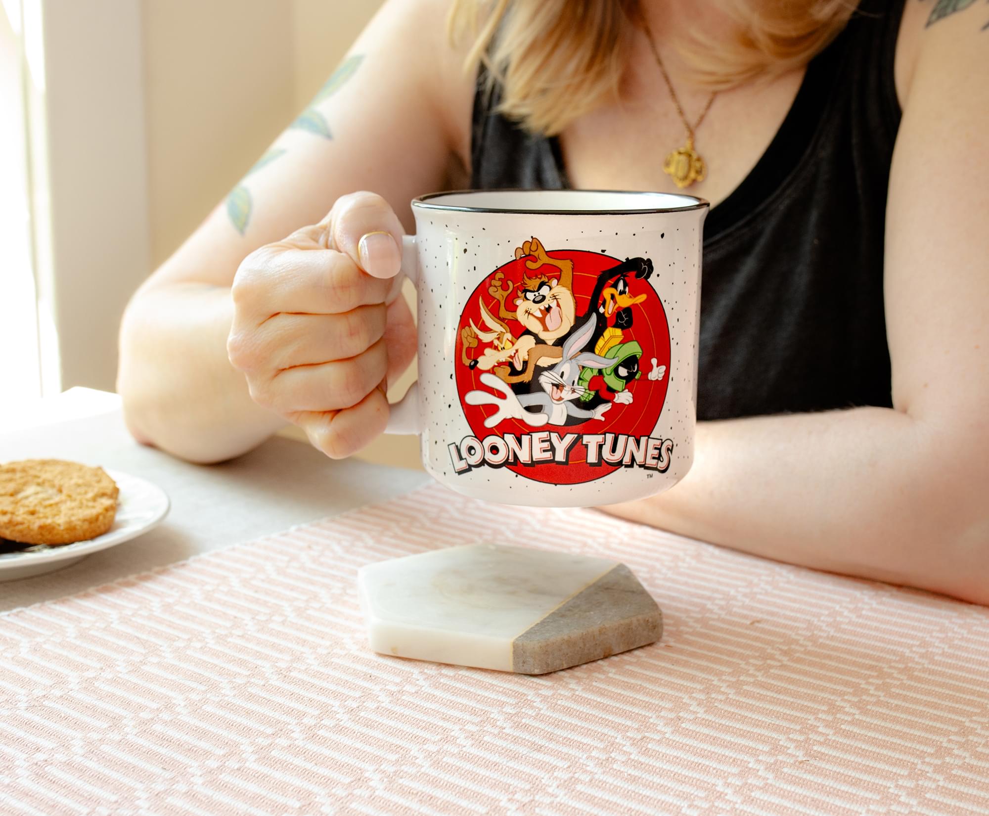Looney Tunes Ceramic Camper Mug - 20 Ounce Fun!