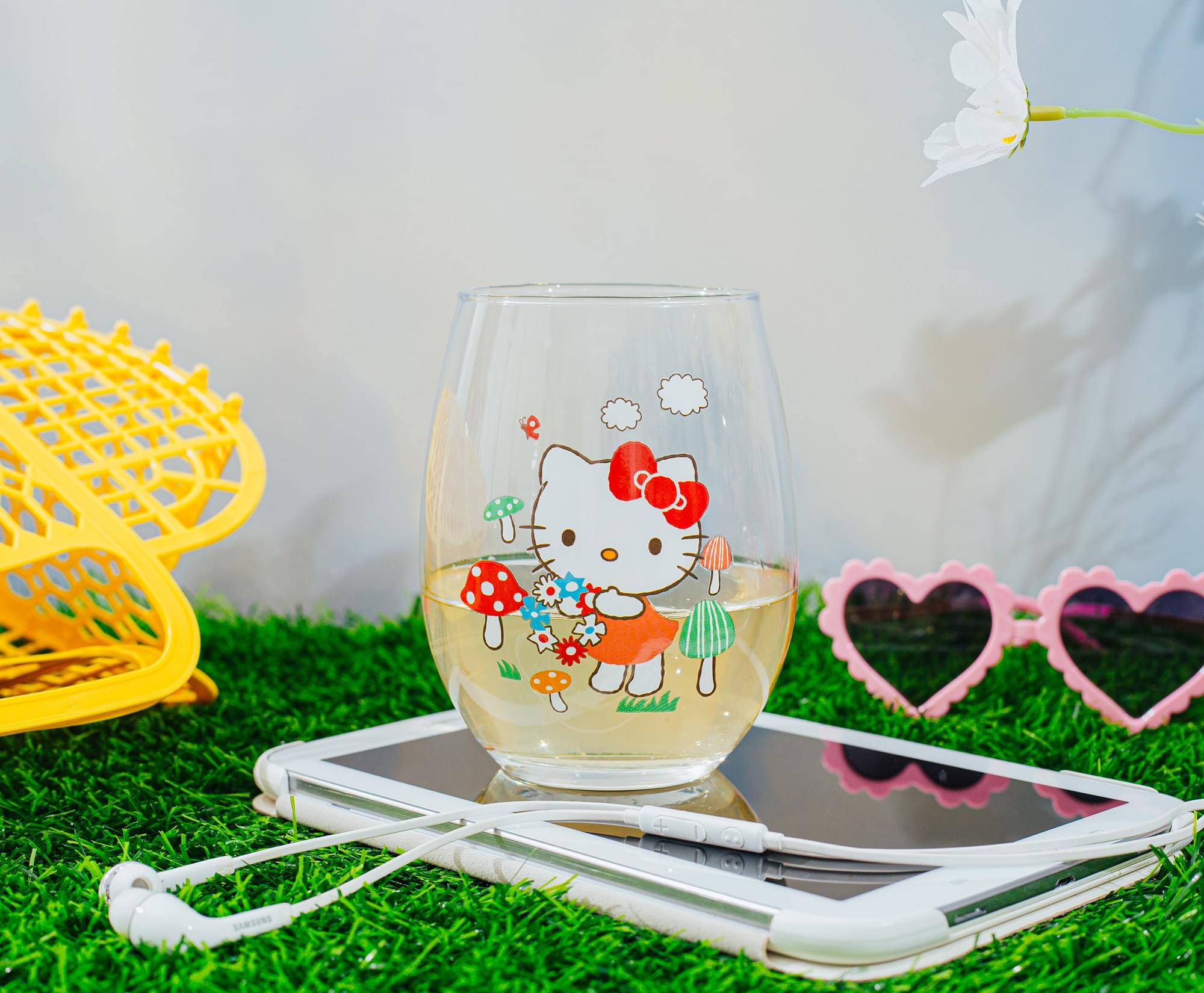 Sanrio Hello Kitty Mushroom-Inspired Stemless 20-Ounce Wine Glass