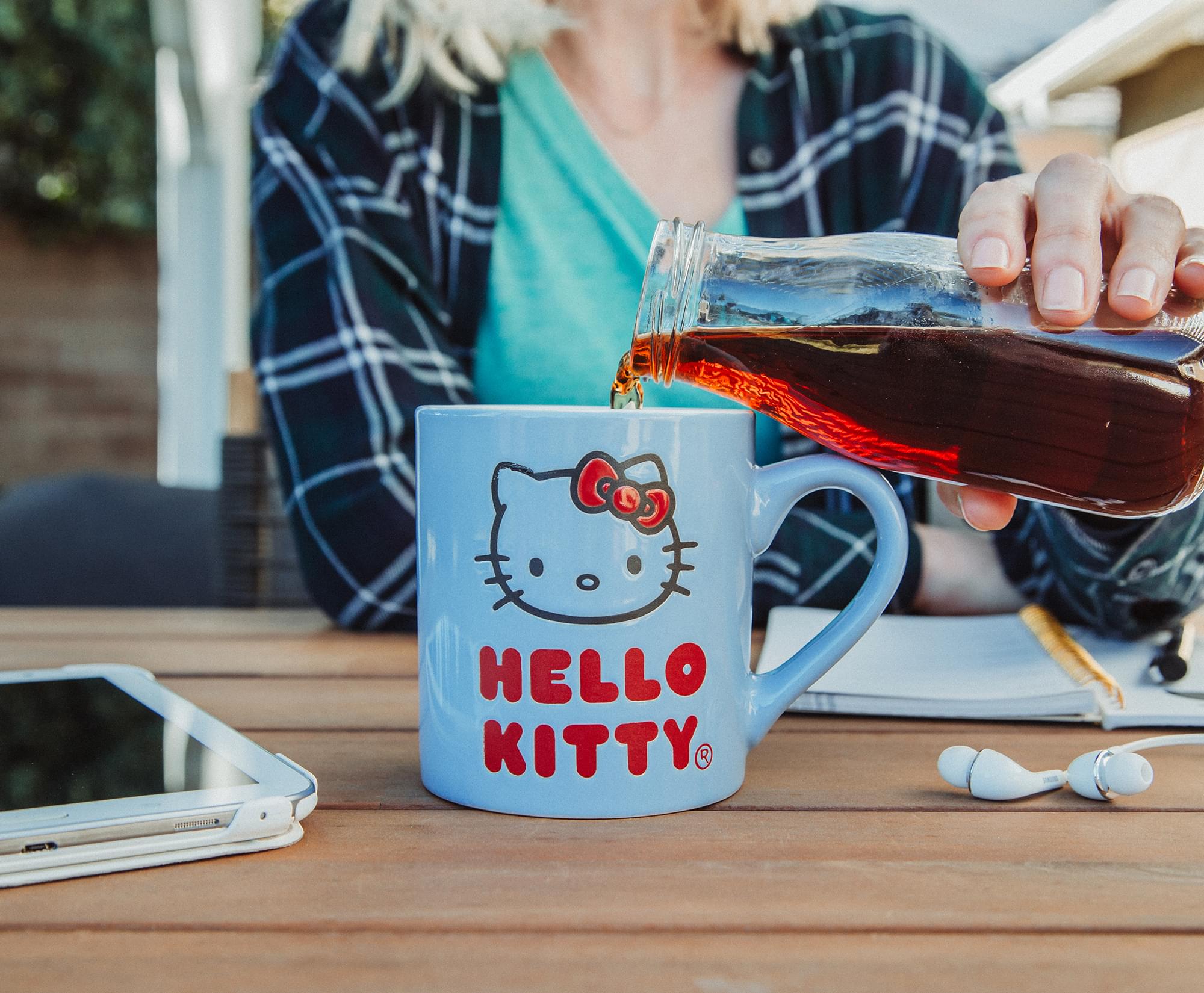 Sanrio Hello Kitty Wax Resist Ceramic Mug - 14 Ounce Delight
