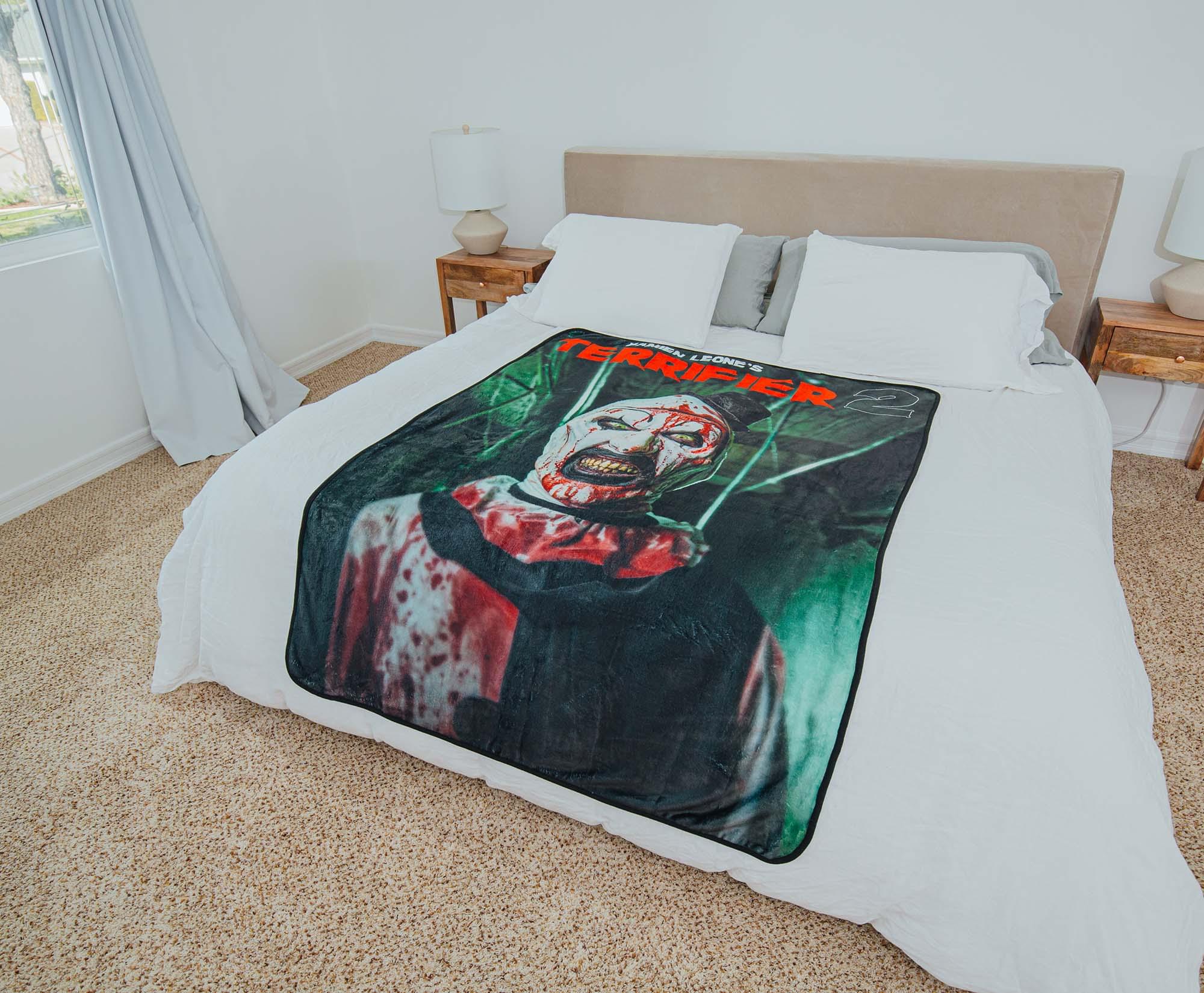Terrifier 2 Art the Clown Fleece Throw - 45x60 Inches