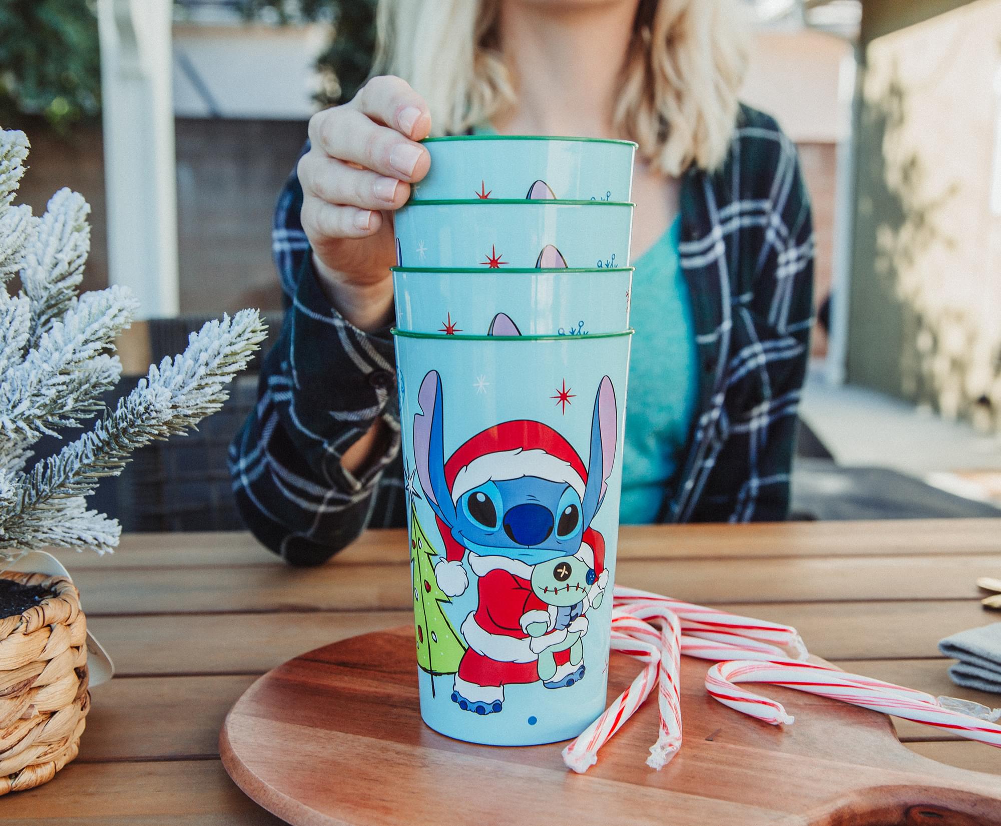 Disney Lilo & Stitch Santa Stitch 4-Piece 22-Ounce Plastic Cup Set