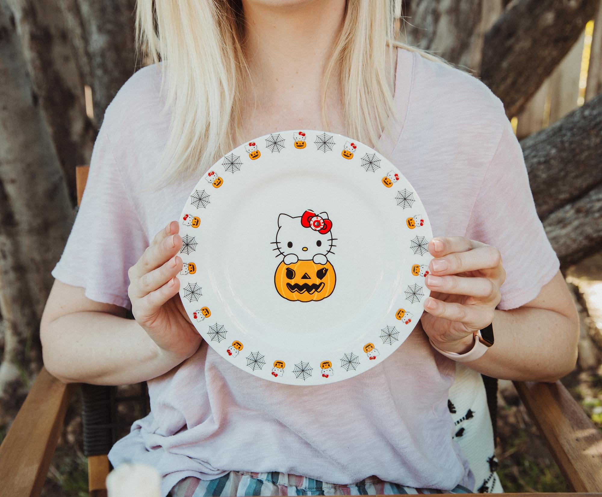 Sanrio's Enchanting Halloween 8-Inch Ceramic Hello Kitty Pumpkin Boo Dinner Plate