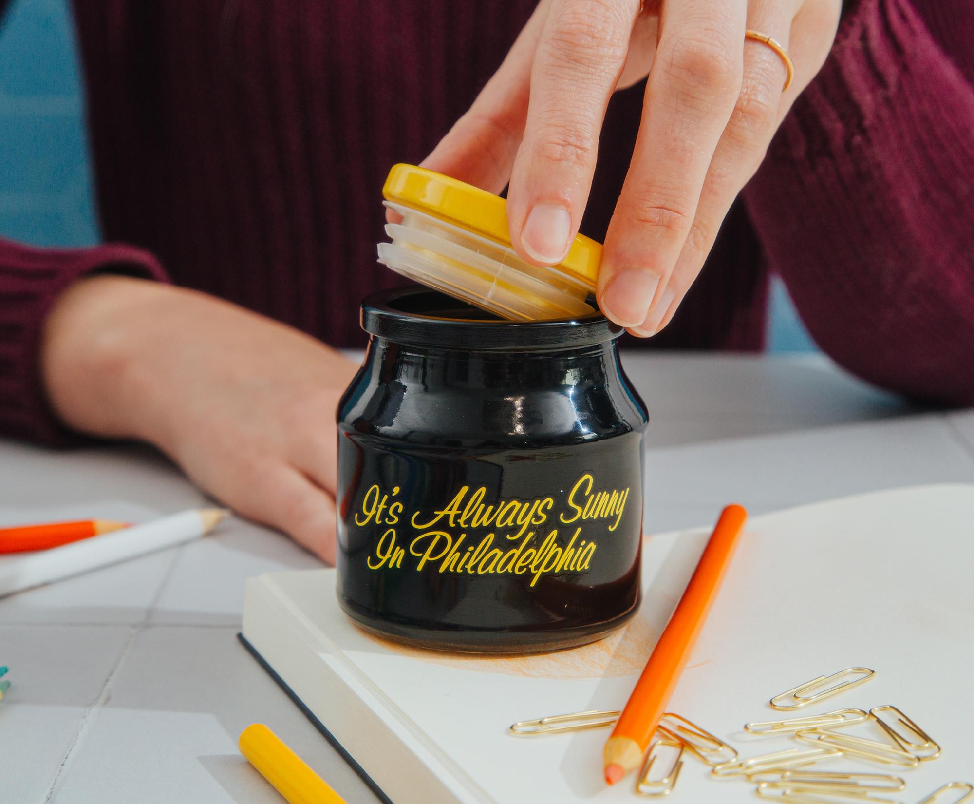 It's Always Sunny In Philadelphia Family Portrait Glass Storage Jar