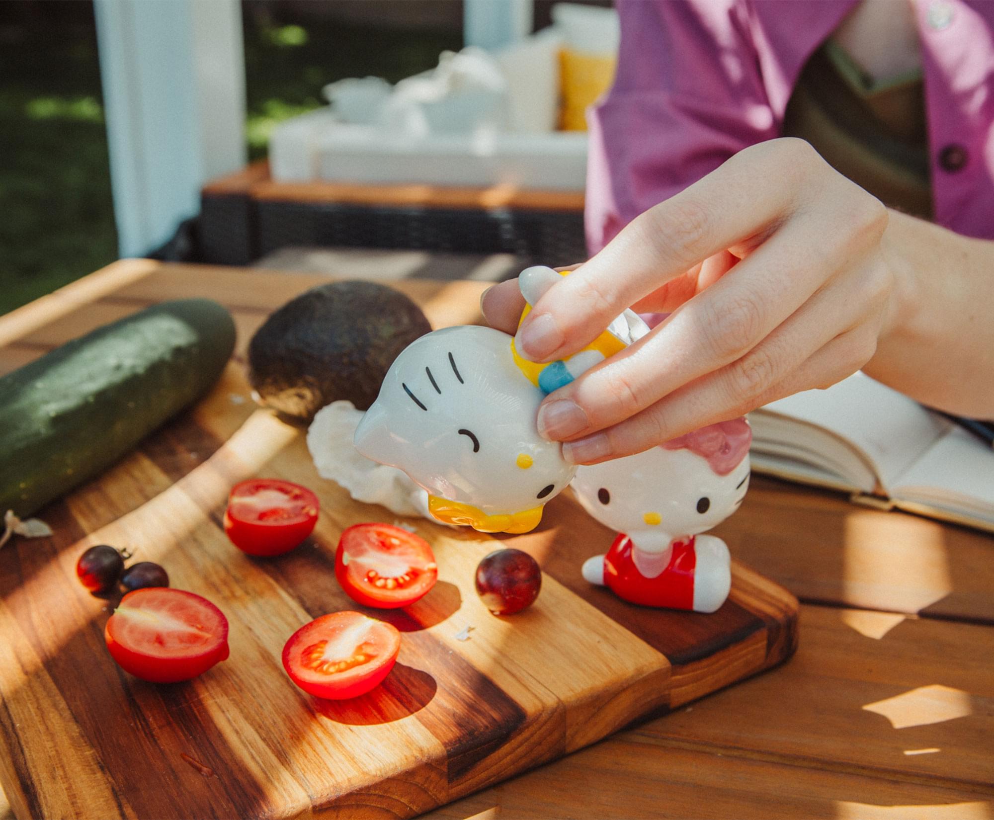 Sanrio Hello Kitty & Mimmy Ceramic Salt & Pepper Shaker Set - Add a Dash of Cuteness to Your Table