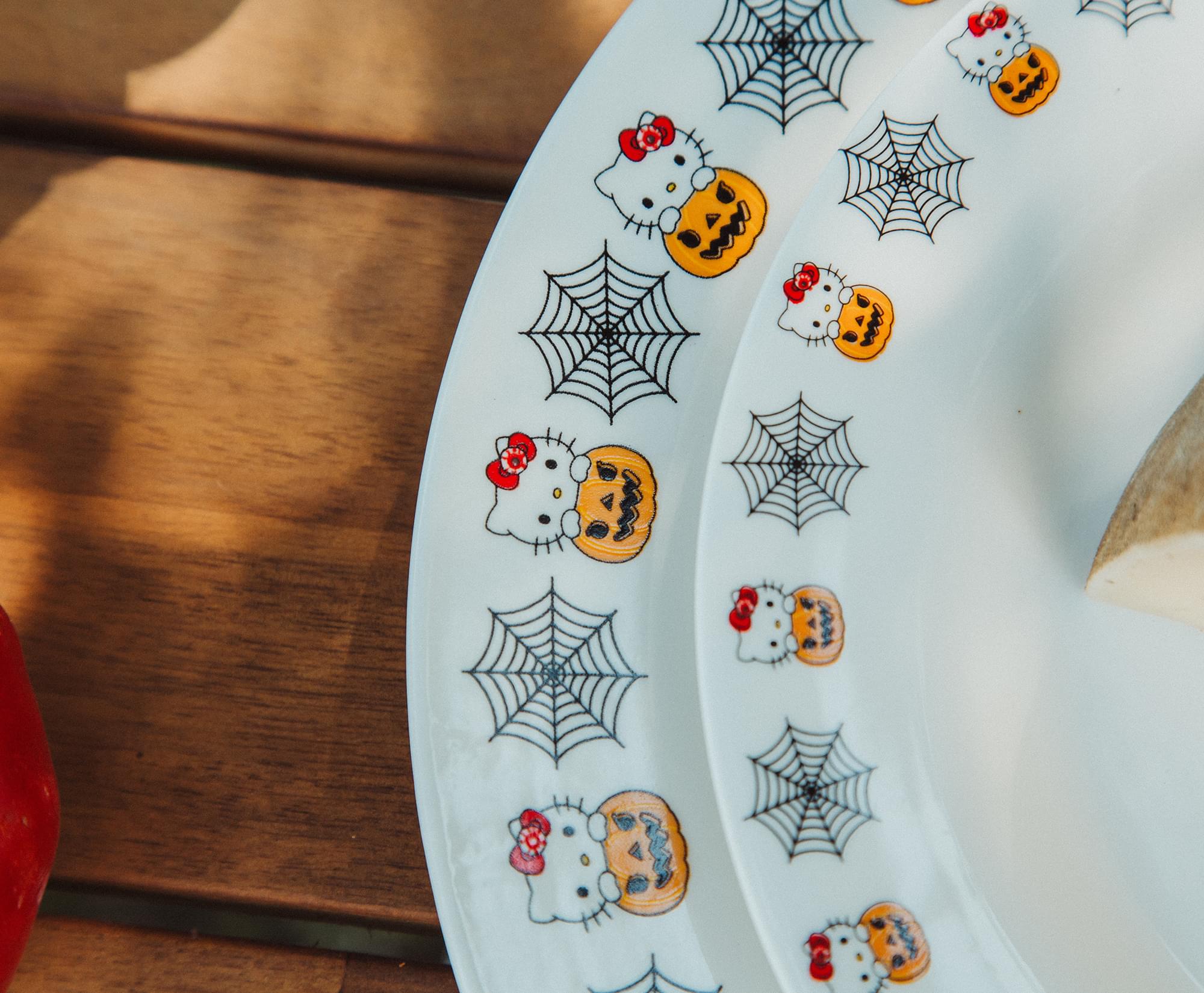 Sanrio's Enchanting Halloween 8-Inch Ceramic Hello Kitty Pumpkin Boo Dinner Plate