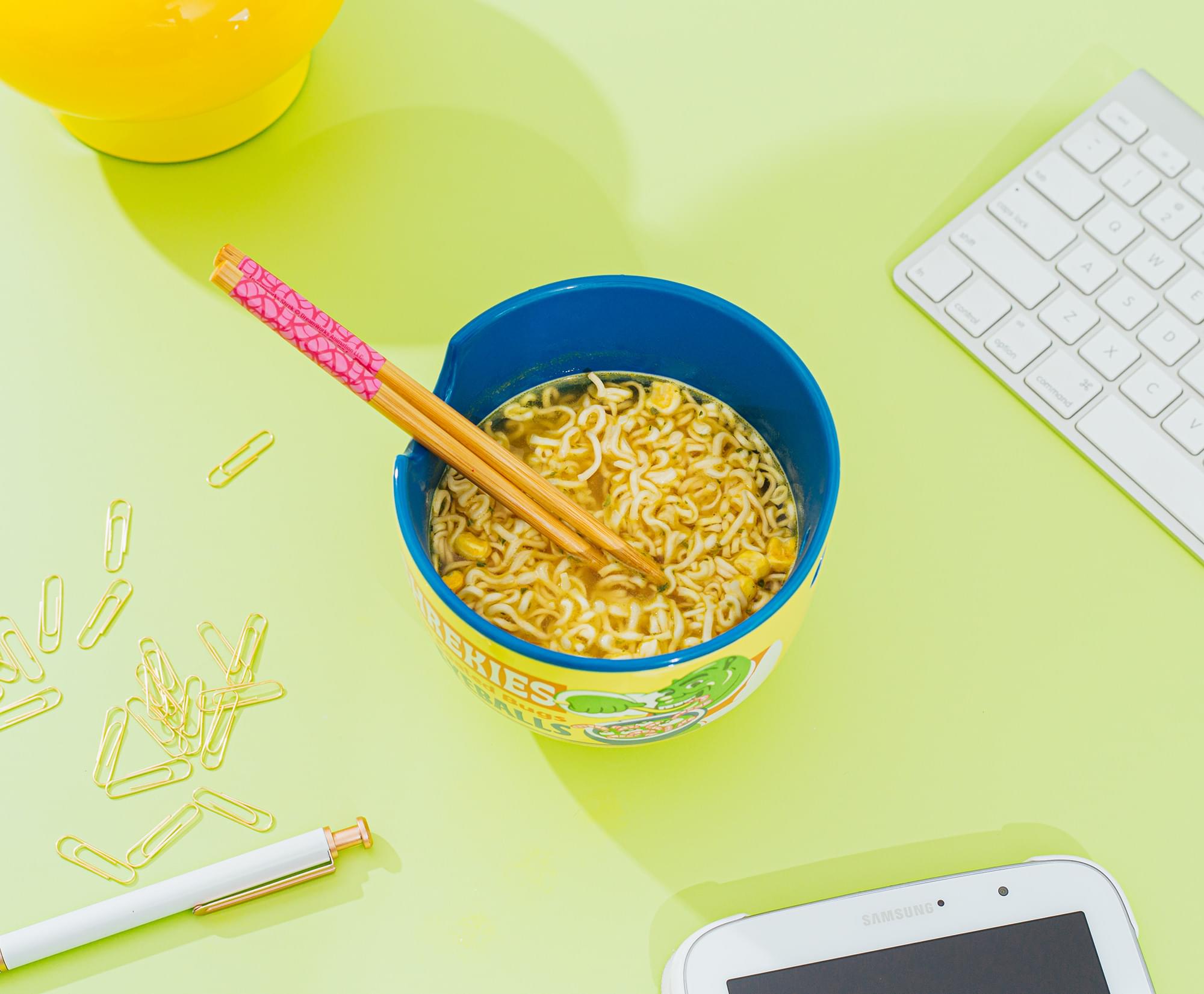 Shrek-Inspired Ramen Bowl & Chopstick Set with Shrekies Eyeballs Design