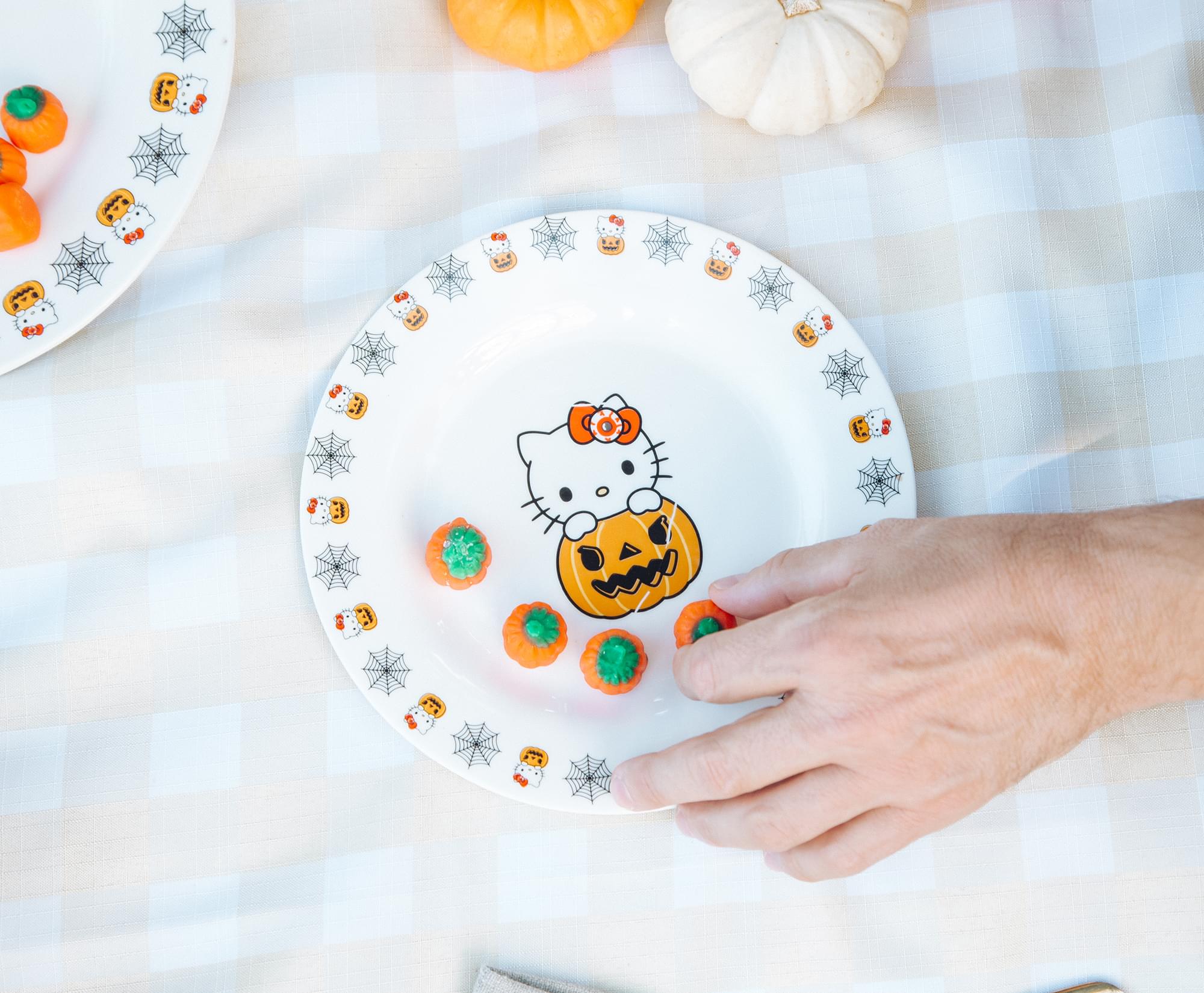 Sanrio's Enchanting Halloween 8-Inch Ceramic Hello Kitty Pumpkin Boo Dinner Plate